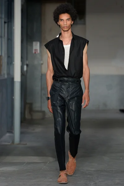 Look 17
